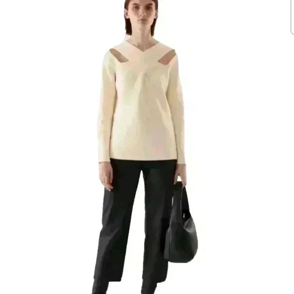 COS Womens Cream Cut-Out Jumper Heavy Weight Knit Sweater XS - Picture 1 of 13